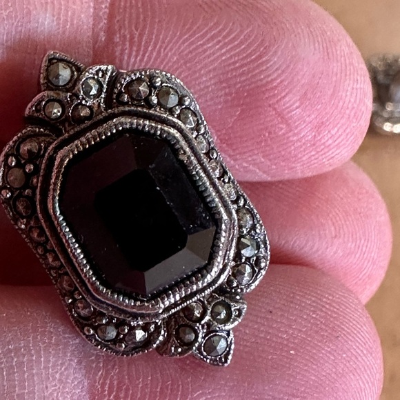 Vintage Silver And Black Faux Jeweled Clip On Earrings. Heavy. Nice - Picture 4 of 5